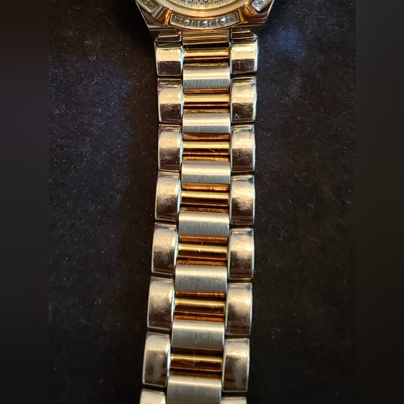 Citizen Eco-Drive Riva, Diamond Accent, MOP, Women's Two-Tone 26mm, EUC! - Picture 14 of 17